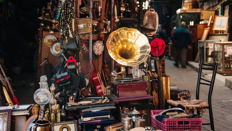 things to do in Monastiraki flea market