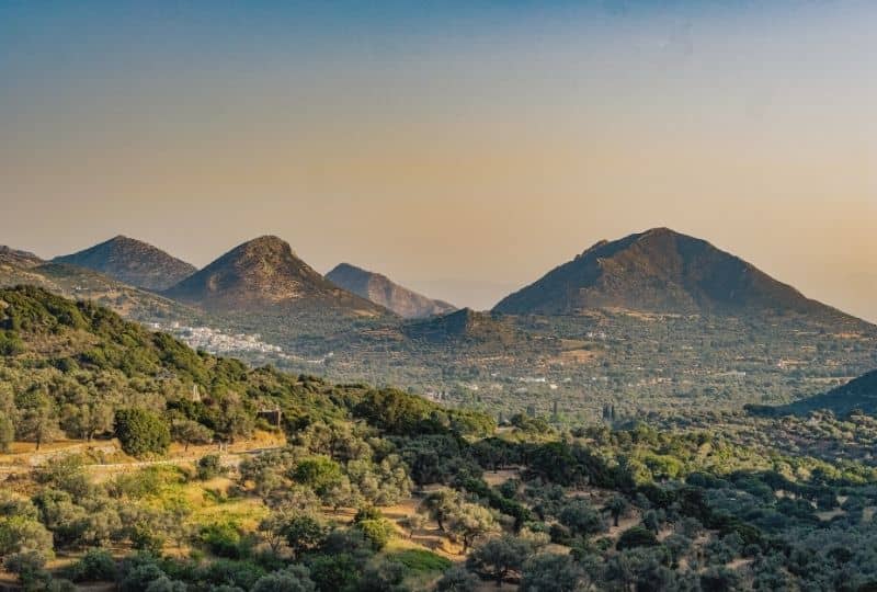 Mountains Naxos ELaiolithos